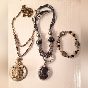 3 Cameo Jewelry Set.